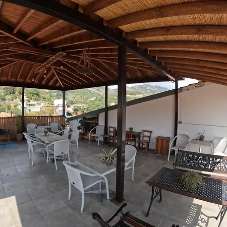 Agrospito Traditional בית הארחה